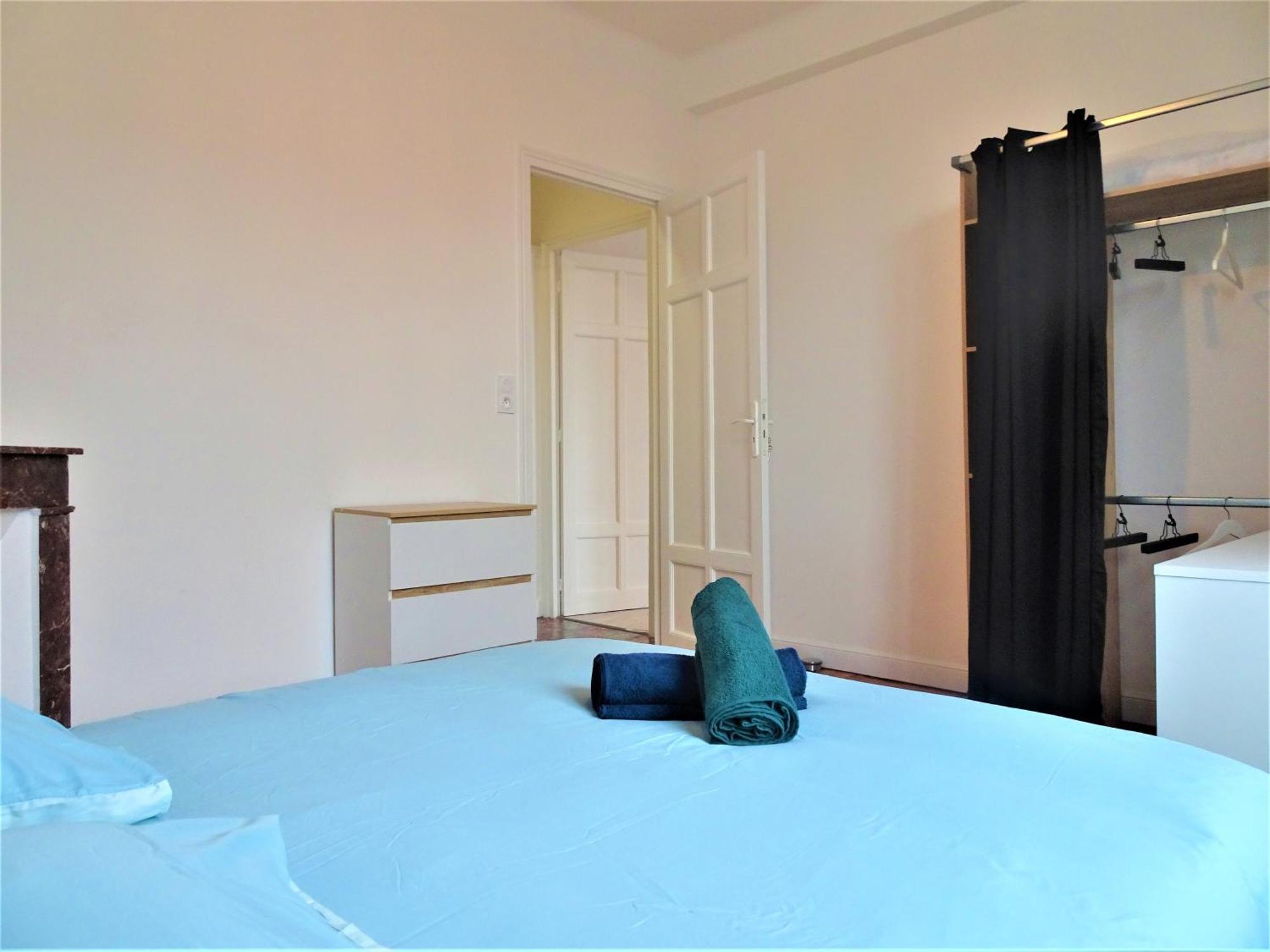 Chambre Privee Et Spacieuse Au Sein D'Un Logement Partage - Central, Quartier Villebourbon - 3 Chambres Doubles - 2 Balcons - Places De Stationnements Gratuites - 5 Min A Pied Gare Et Hypercentre Montauban Exterior photo